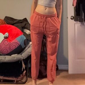 🌸American Eagle Outfitters coral sweatpants size medium